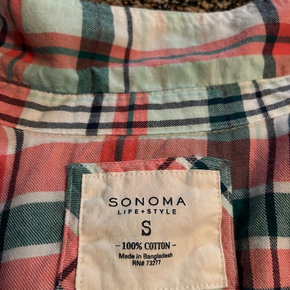 Girls size s shirt - Picture 3 of 3